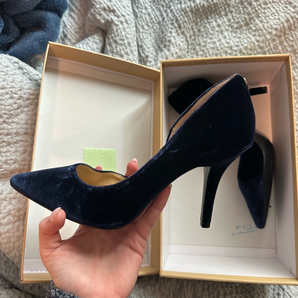 Michael Kors velvet heel pump